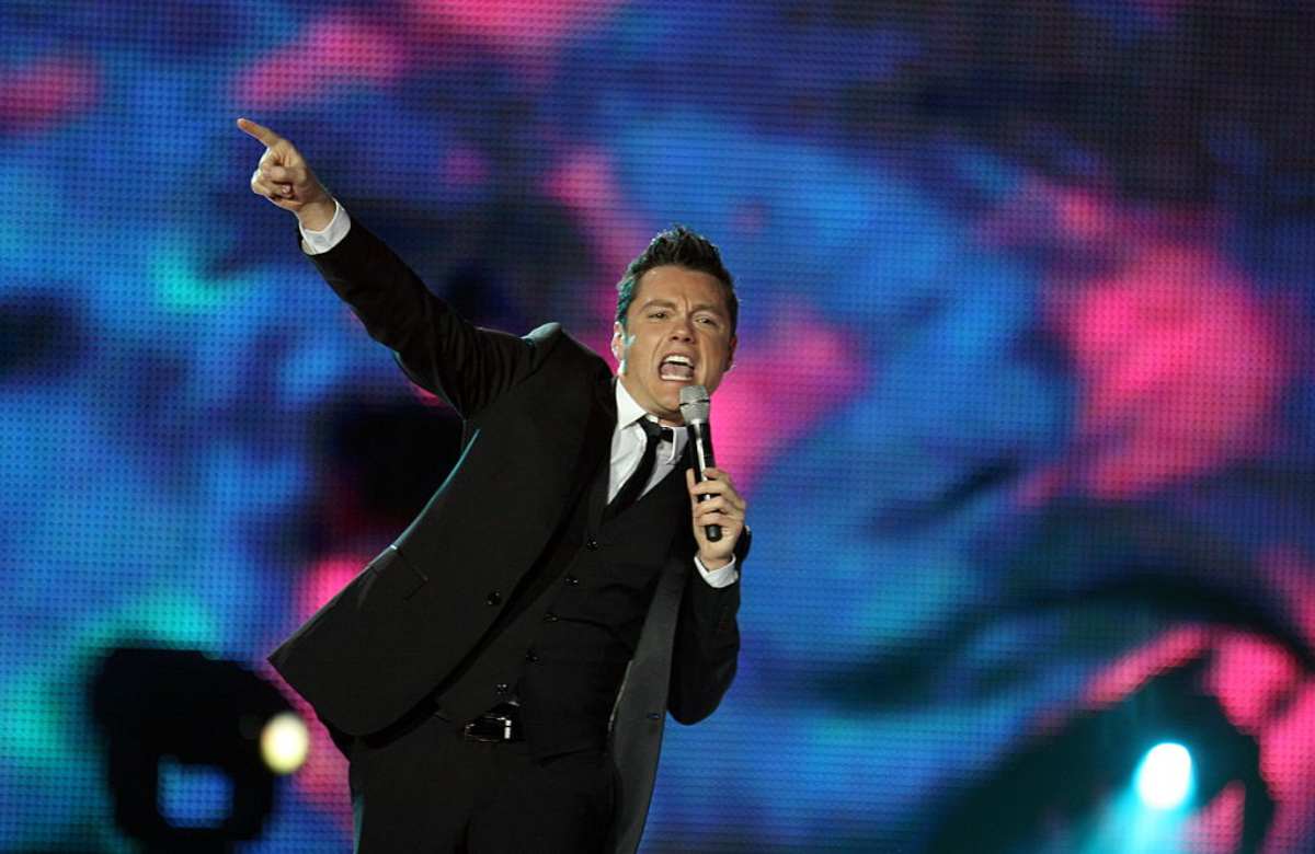 https://www.viagginews.com/wp-content/uploads/2019/07/Tiziano-Ferro-ospite-di-Sanremo.jpg