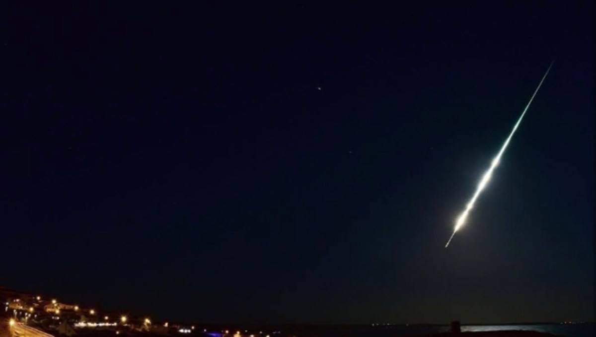 Spettacolare bagliore nella notte, Meteorite