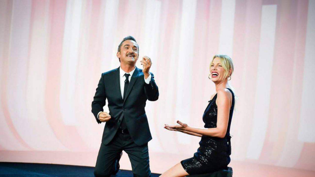 Stasera In Tv Le Iene Show Anticipazioni E Servizi Del 10 Ottobre