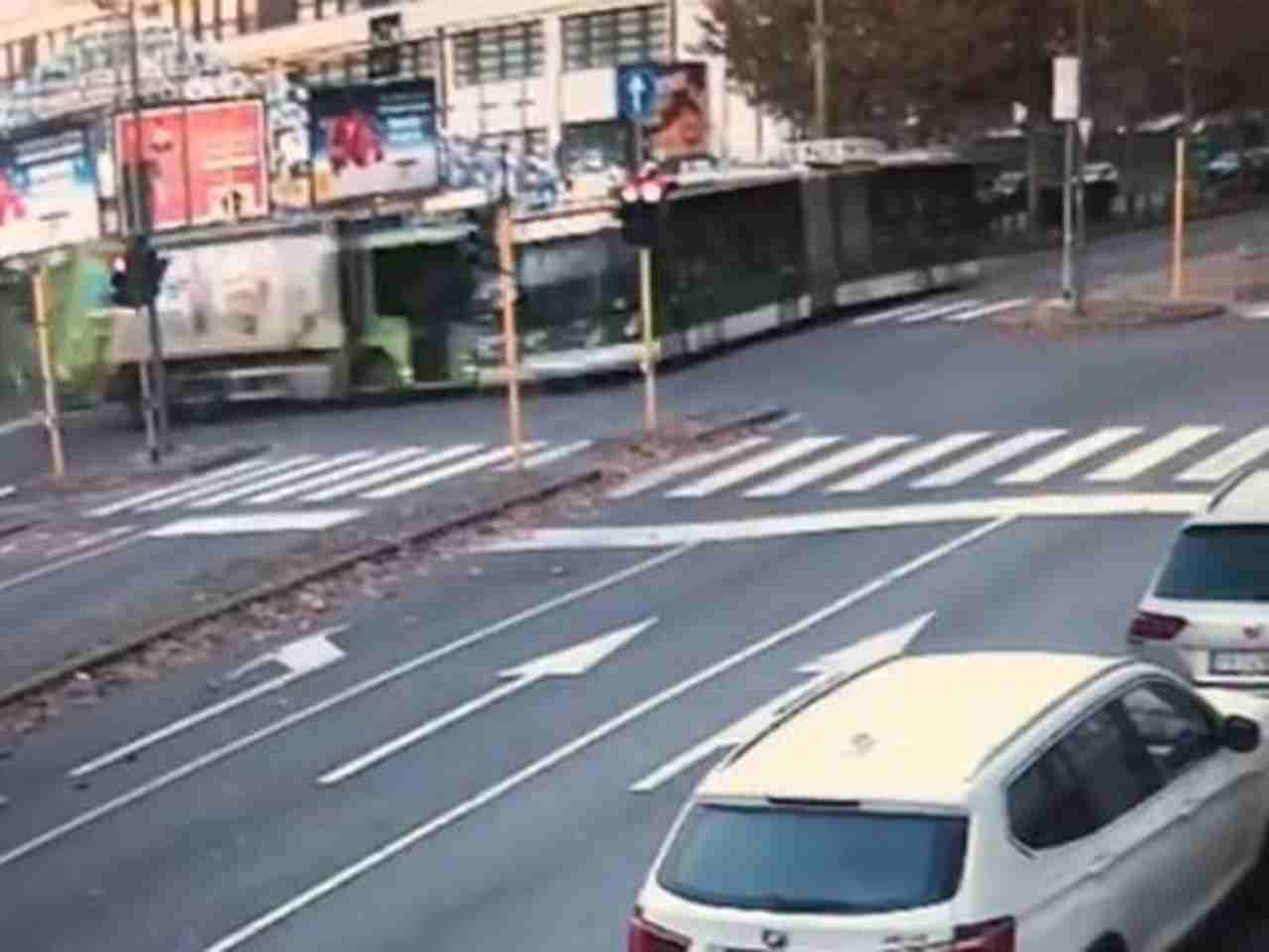 Incidente filobus Milano