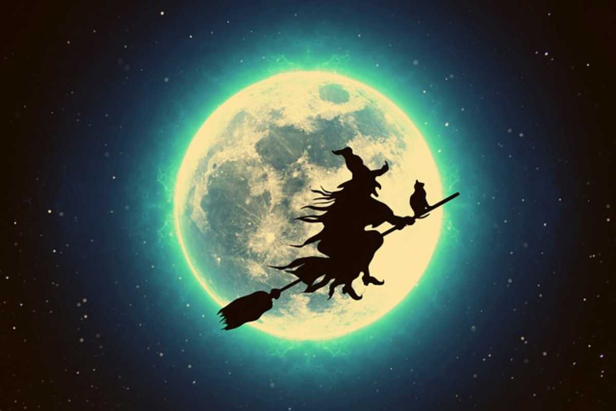 Befana stilizzata sulla luna