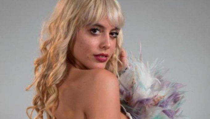 Asia Valente La Pupa E Il Secchione