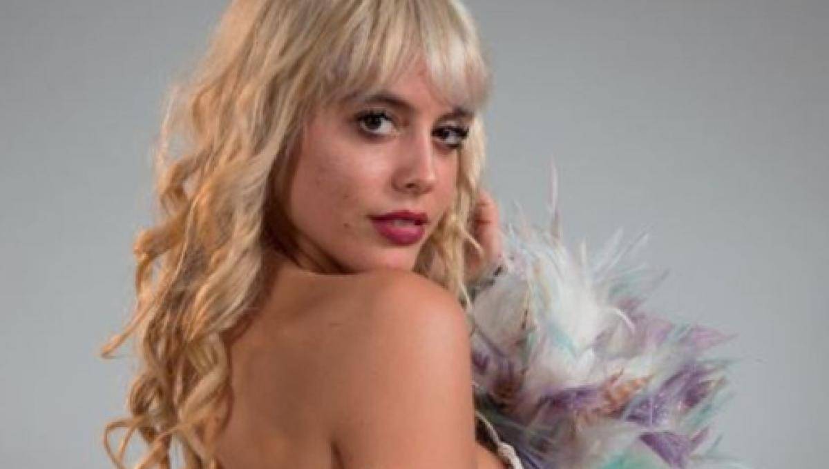 Asia Valente La Pupa E Il Secchione