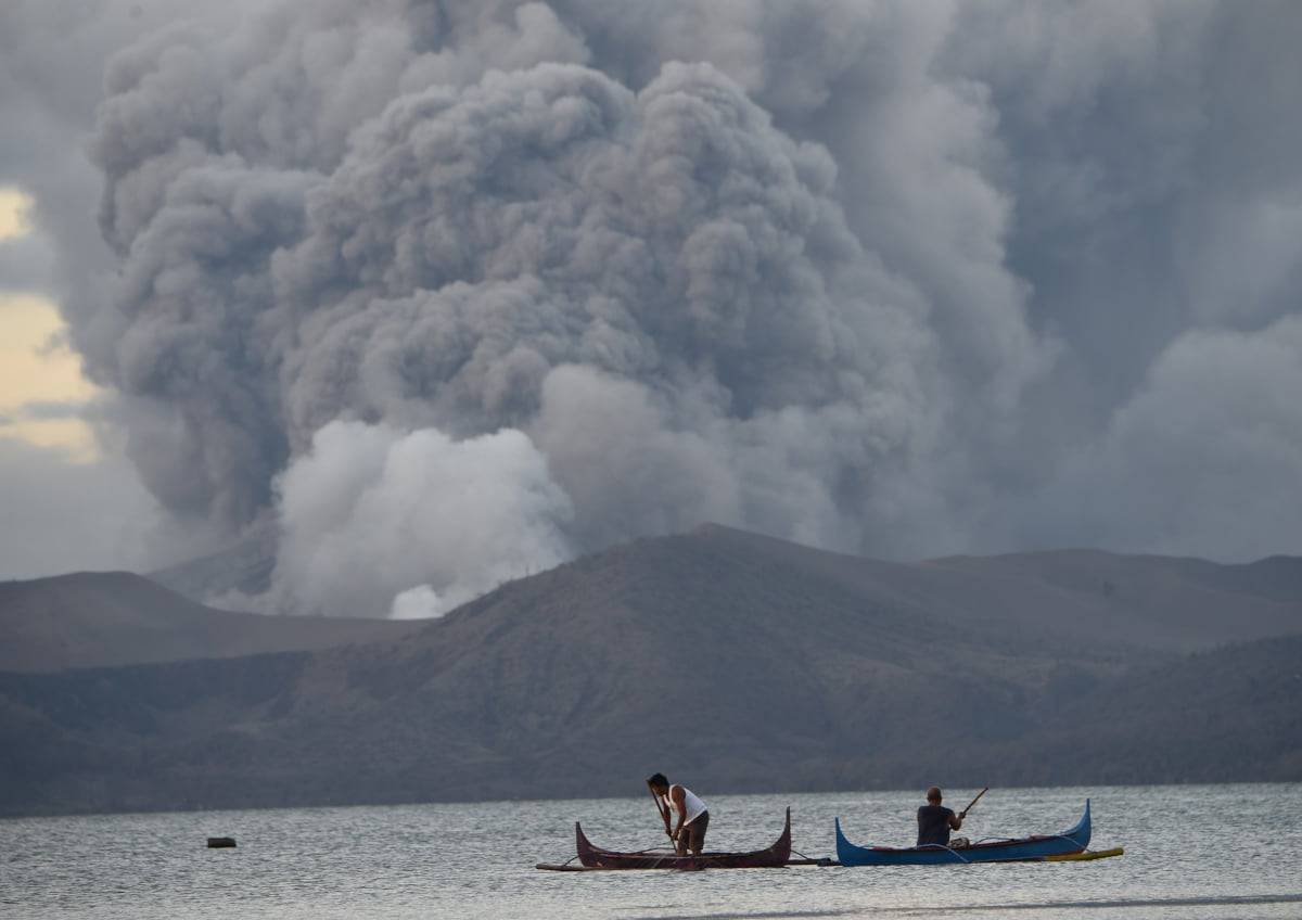 eruzione vulcano filippine turisti