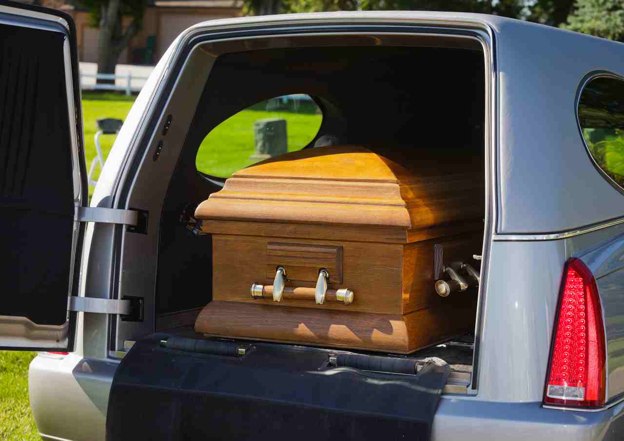 funerale corpo decomposizione