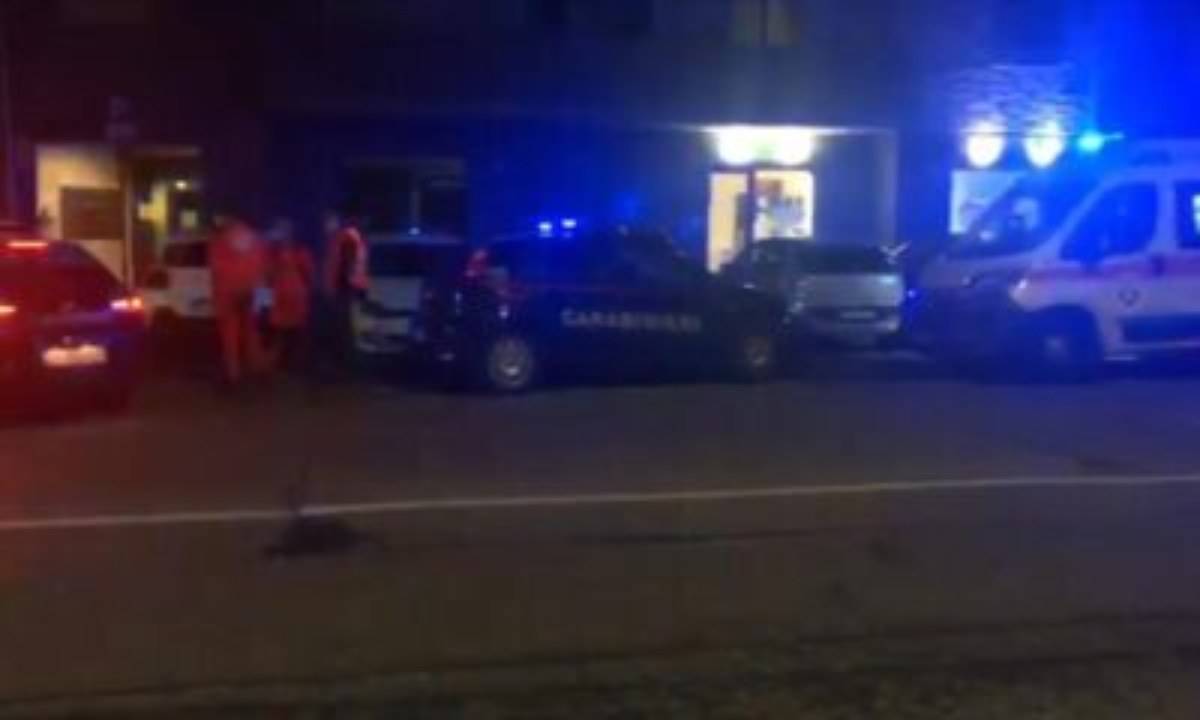 Ragazzo Uccide Il Padre Con Coltellate Davanti Alla Madre E Al Fratello