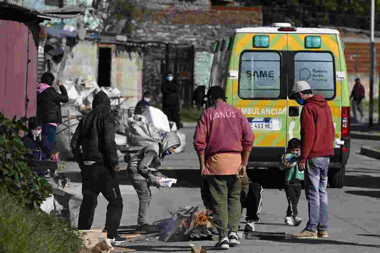 https://www.viagginews.com/wp-content/uploads/2020/05/ambulanza-argentina.jpg