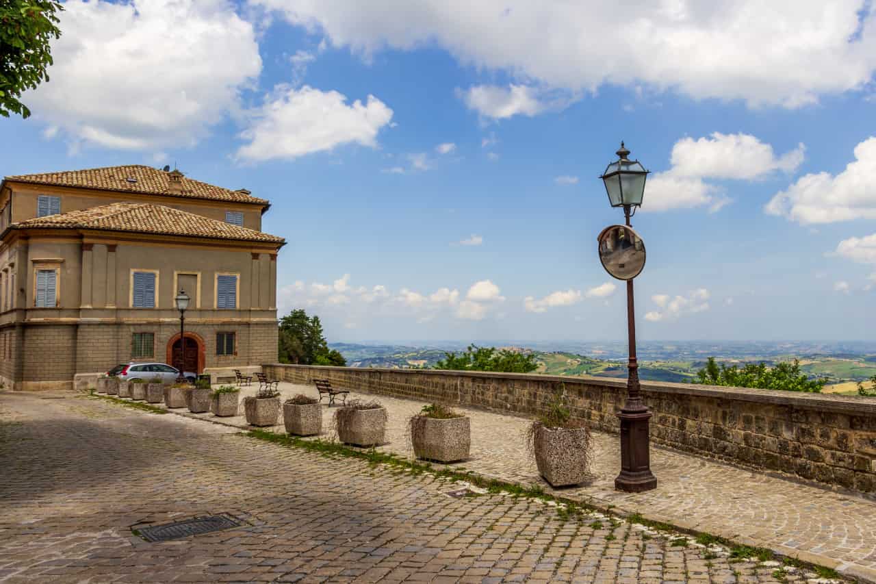 bandiera arancione touring borghi