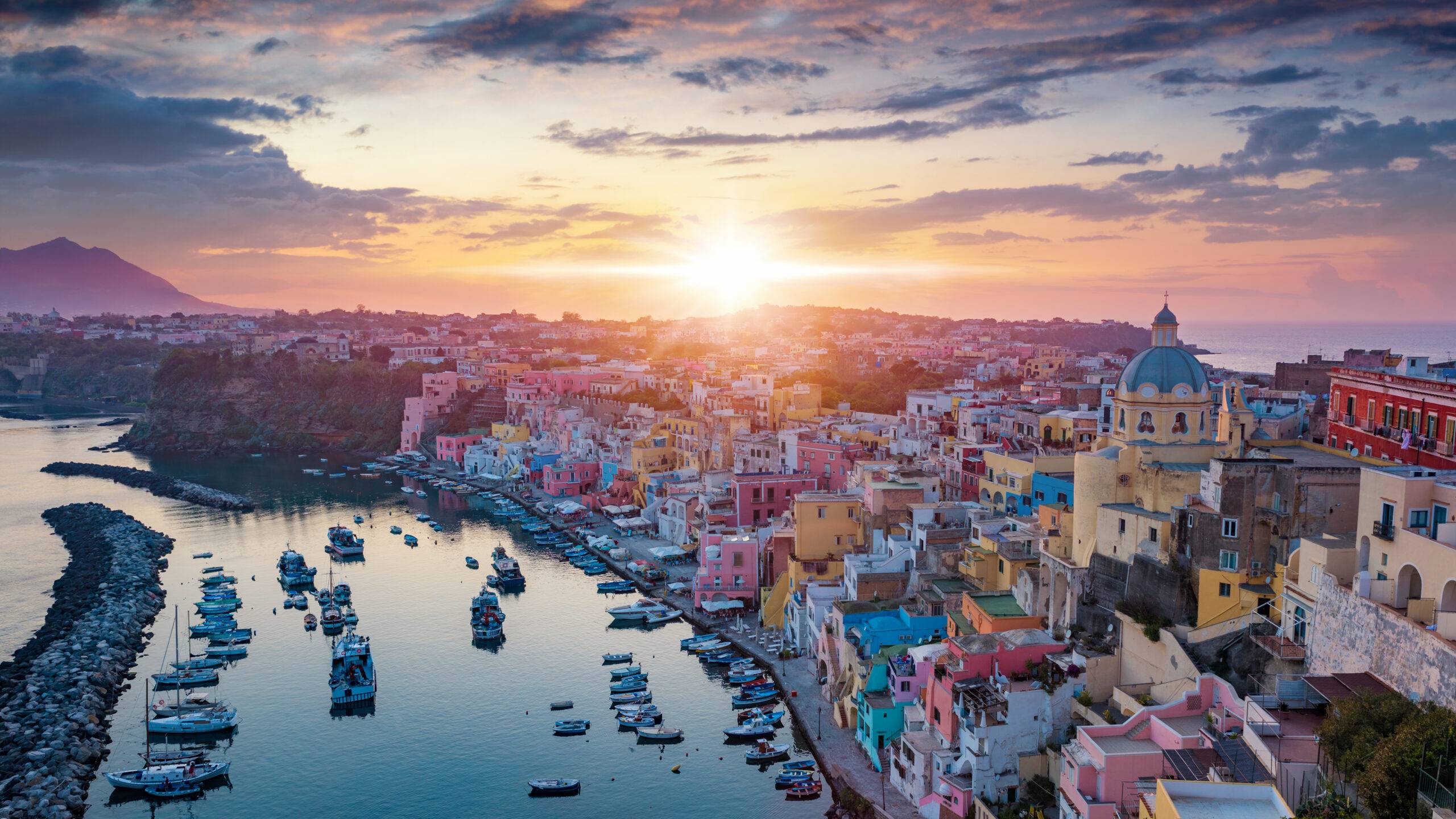 Marina Corricella al tramonto