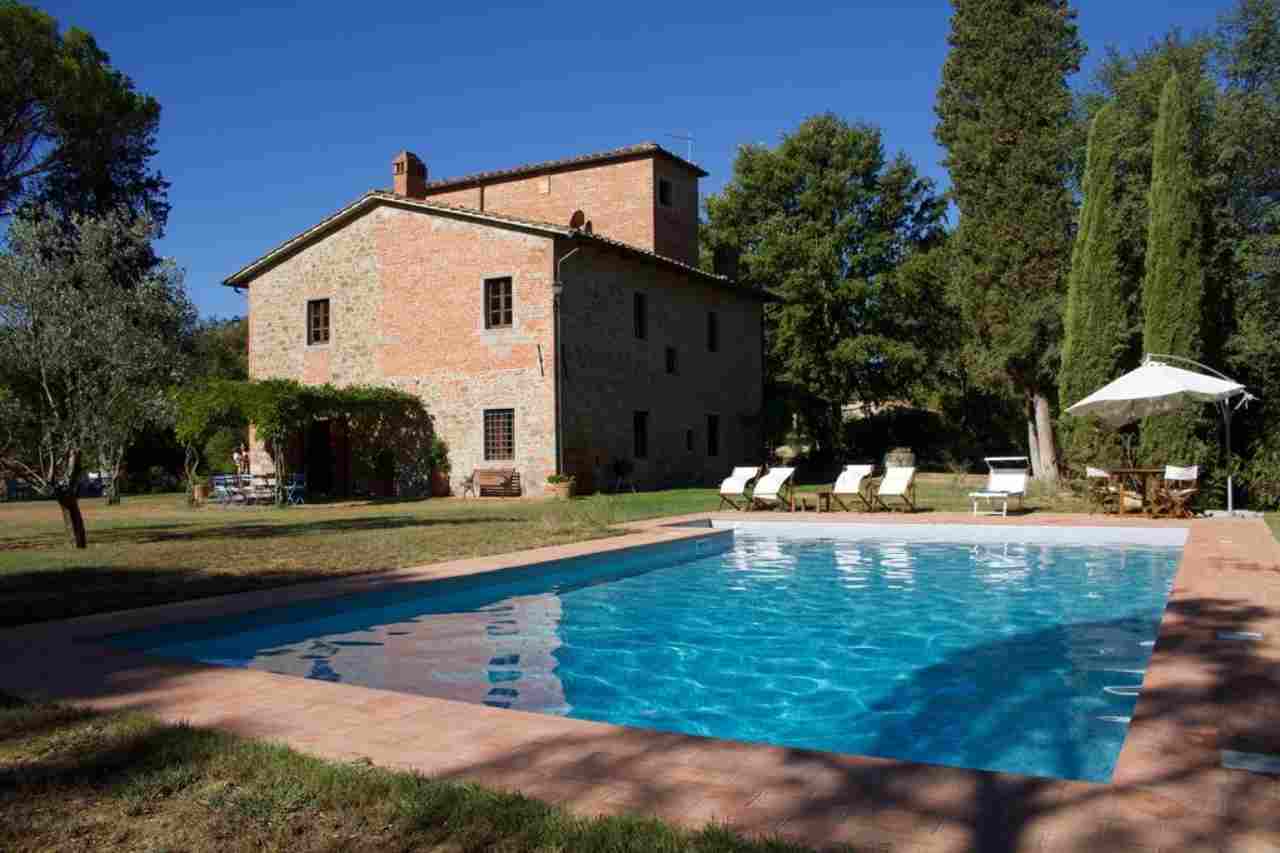 bambina annegata in piscina