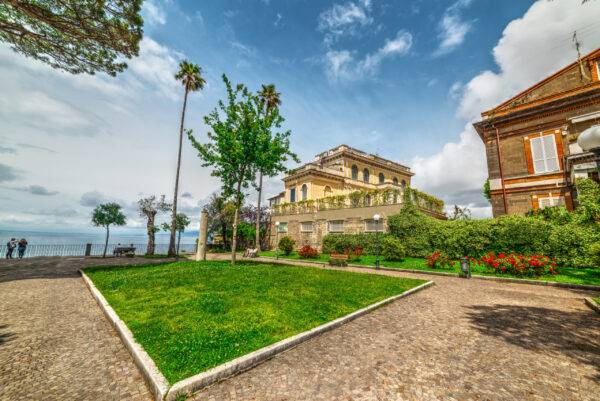 Cosa vedere a Sorrento: la Villa Comunale