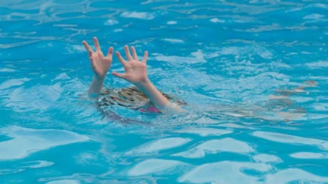 bambina annegata in piscina