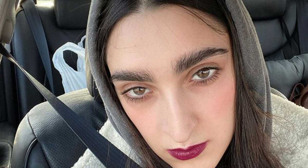 Armine Harutyunyan, chi è la modella di Gucci vittima di body shaming