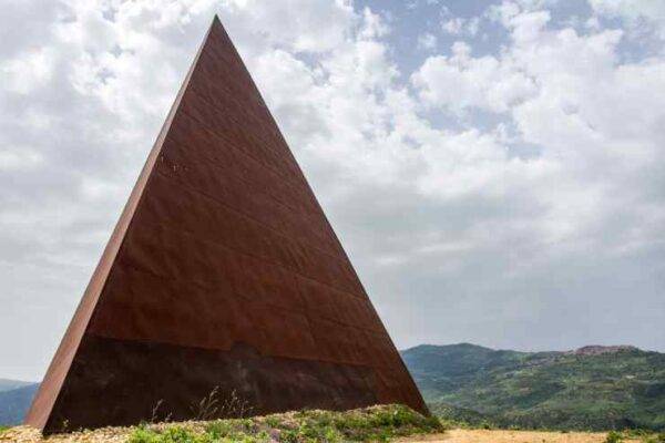 Piramide di Luce dove si trova