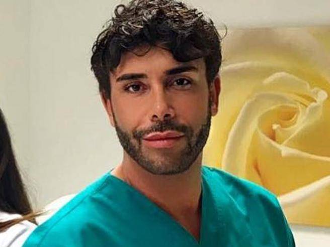 Calvizie trapianto Giacomo Urtis, il re del botox nei guai: ecco perché rischia il processo