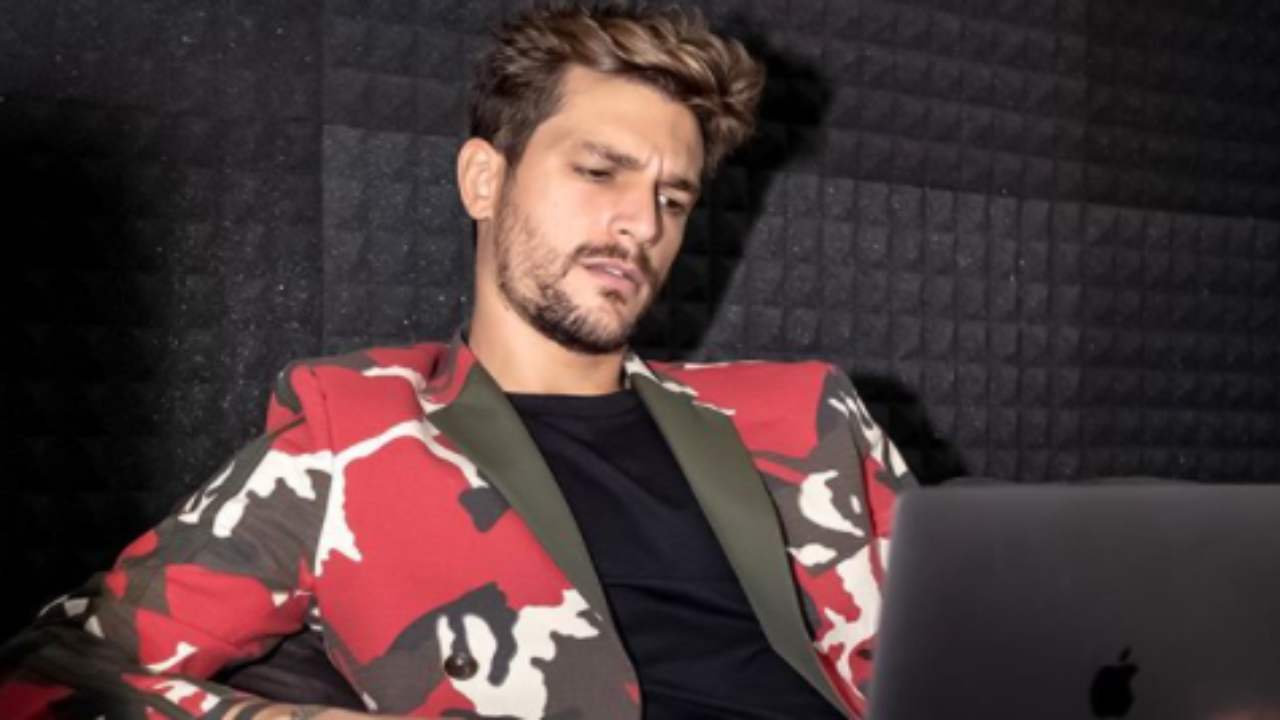 GF Vip, i tatuaggi incomprensibili di Andrea Zelletta