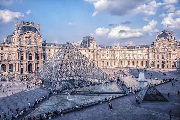 Louvre, Parigi musei famosi online gratis