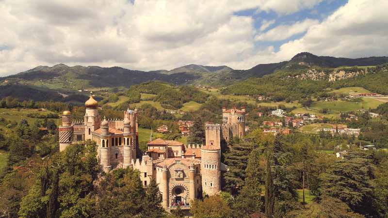 Rocchetta Mattei, Emilia Romagna 10 luoghi Italia estero