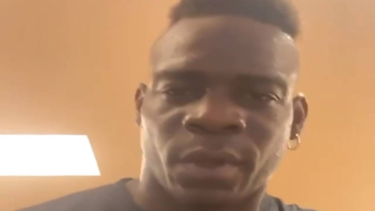 Balotelli Monza auto danneggiata