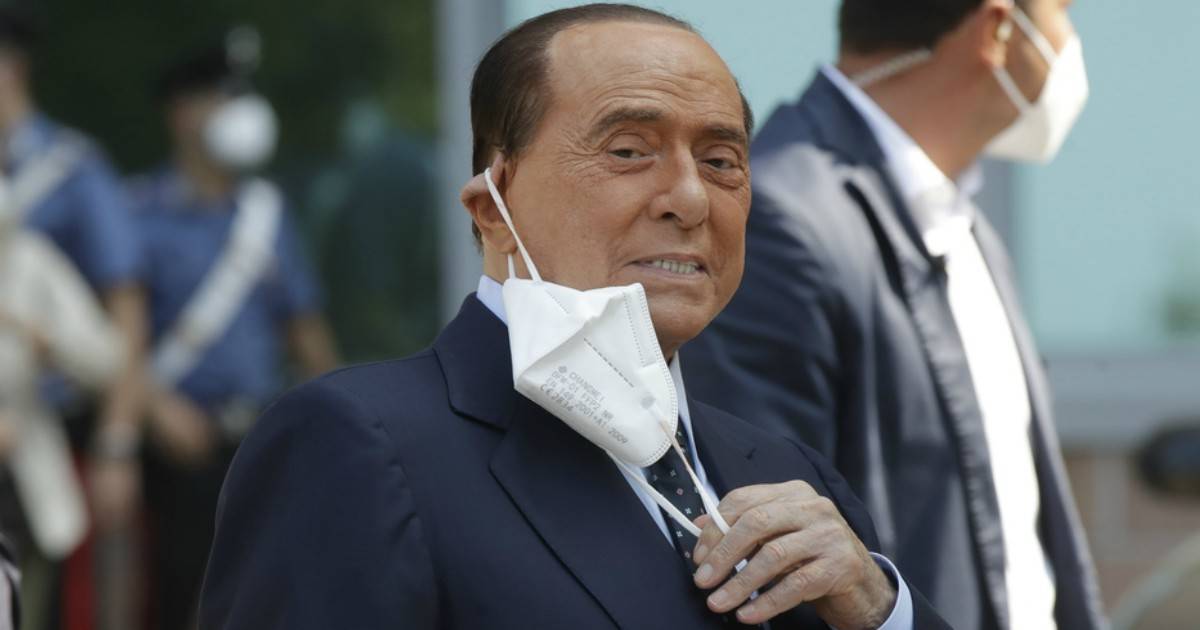 Silvio Berlusconi, gravi problemi cardiologici: le sue ...