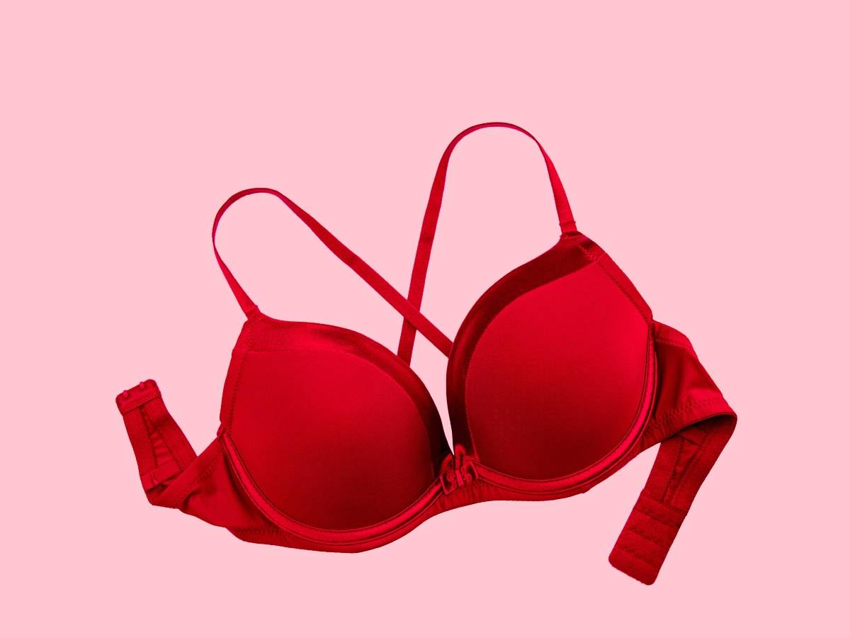 Come è nata la tradizione che il rosso a Capodanno porti fortuna? Perché l'intimo rosso a Capodanno porta fortuna?