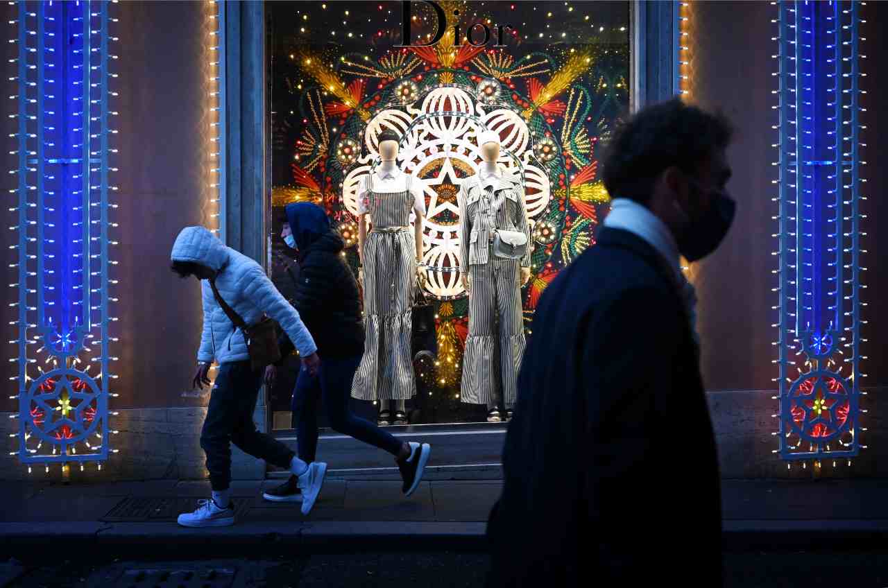 Dpcm Natale Quali Negozi Rimangono Aperti Nei Giorni Festivi dpcm natale quali negozi rimangono