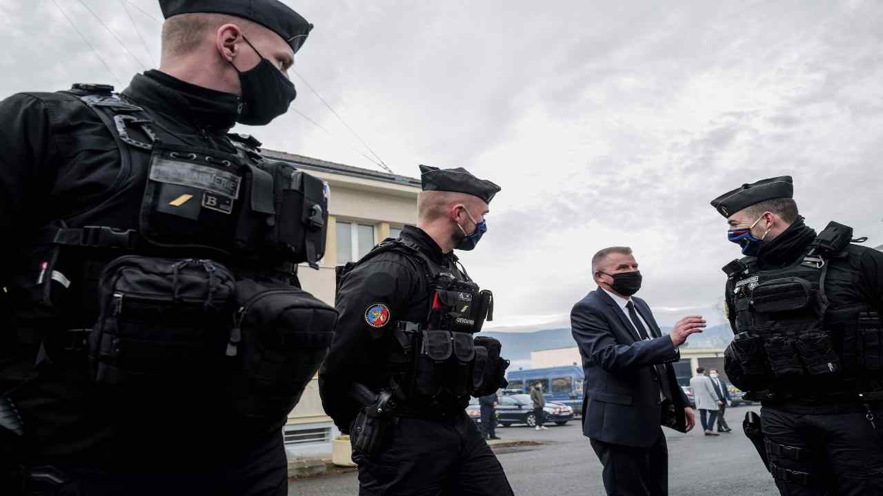 Francia Poliziotti uccisi
