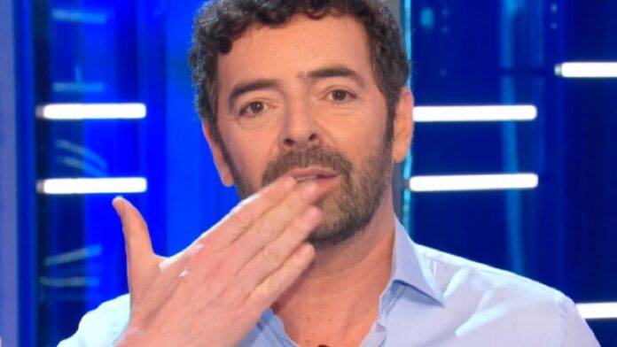 Come Si Chiama Il Conduttore Della Vita In Diretta