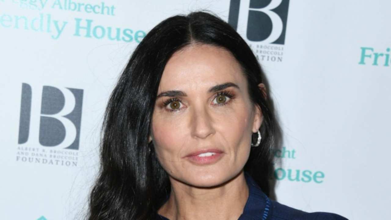 Demi Moore rifatta zigomi