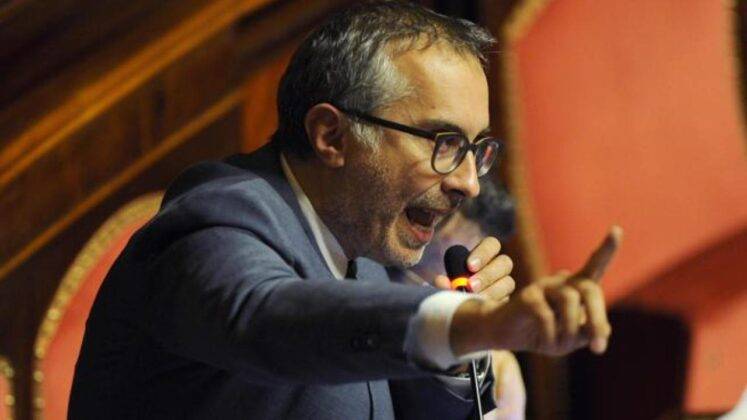 Lello Ciampolillo, chi è il senatore "ritardatario" età