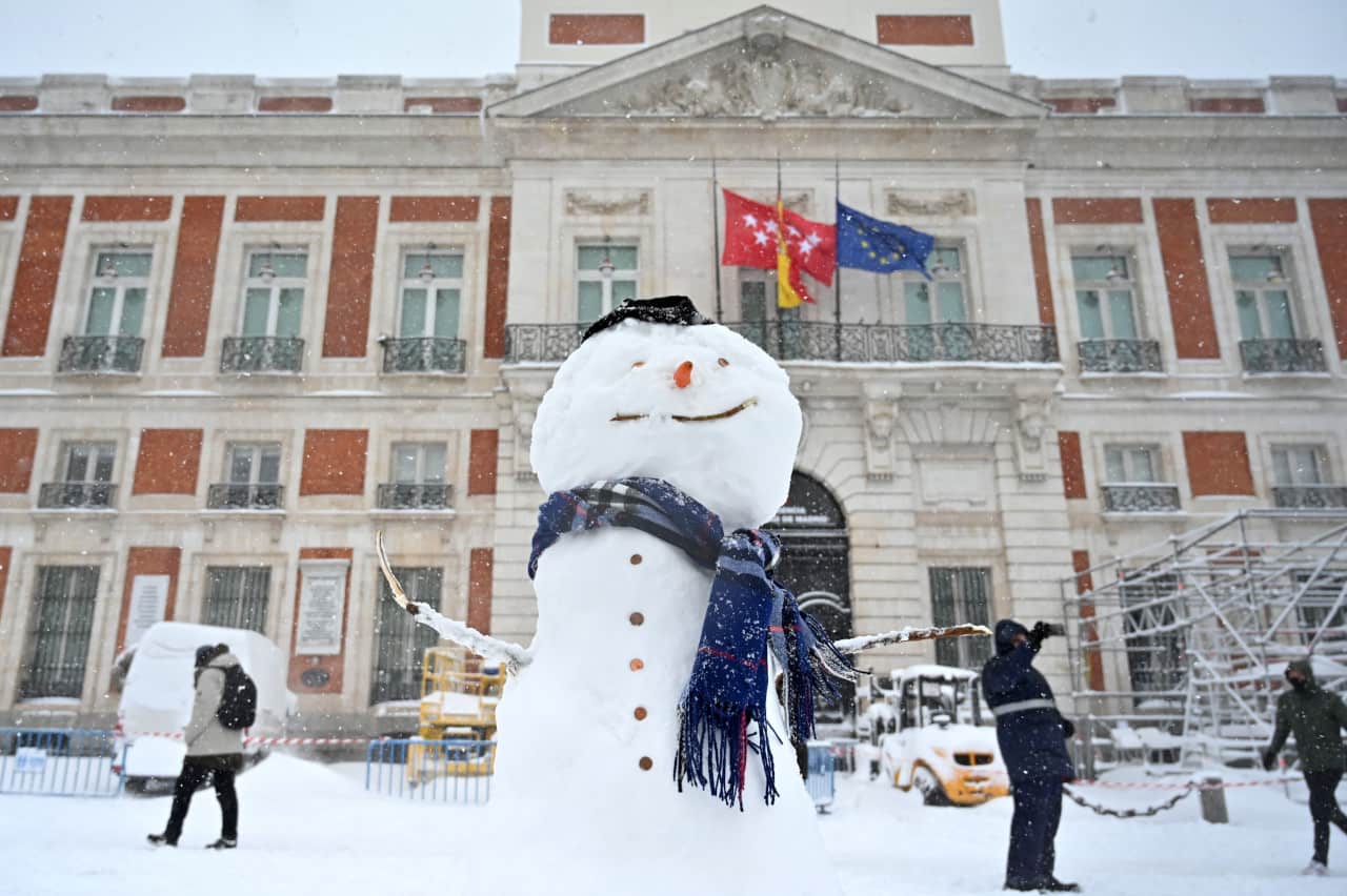 Madrid sotto la neve: le immagini più belle | FOTO madrid neve immagini