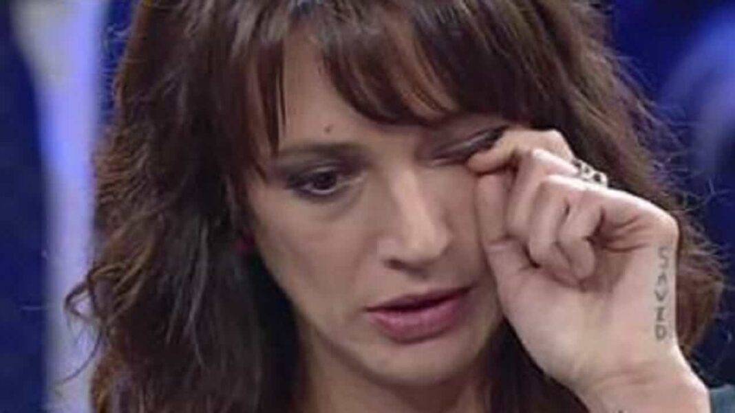 Asia Argento parla della mamma &quot;Mi manca e tremo&quot;