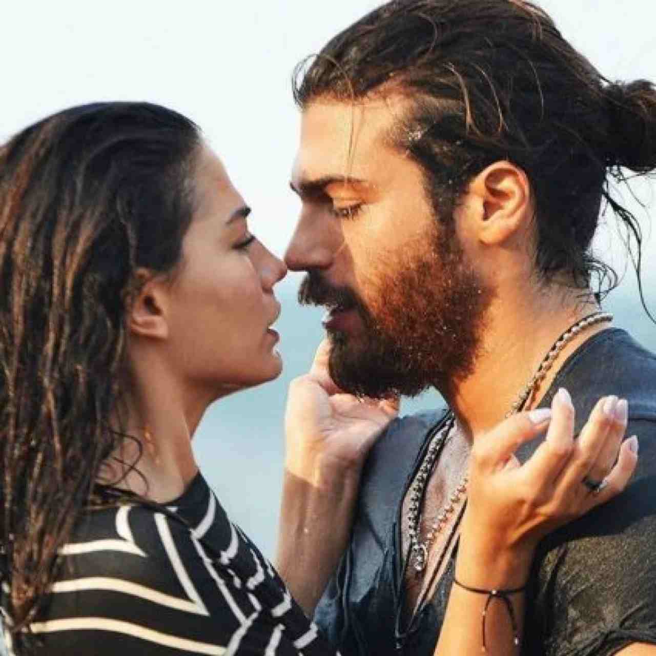 Can Yaman è fidanzato? La verità sulla sua situazione sentimentale