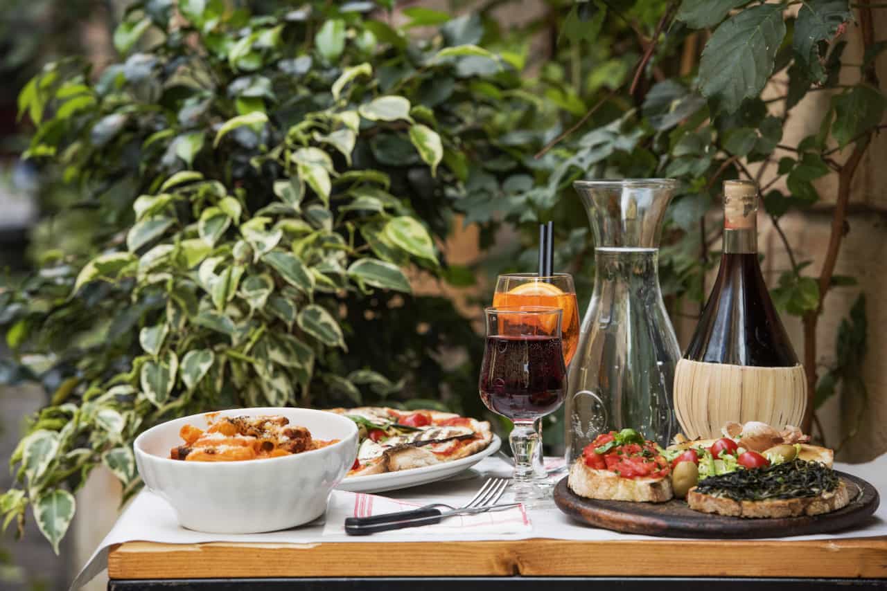 "L'Italia a morsi", viaggio tra le ricette del territorio con Chiara Maci italia a morsi chiara maci