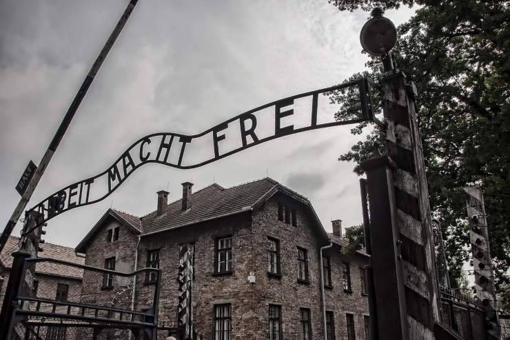 Shoah e Olocausto qual è la differenza