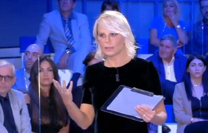 A Che Ora Inizia C è Posta Per Te Stasera