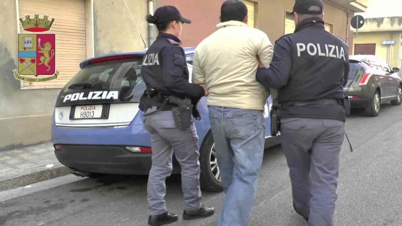 Padre violenta figlia Reggio Emilia
