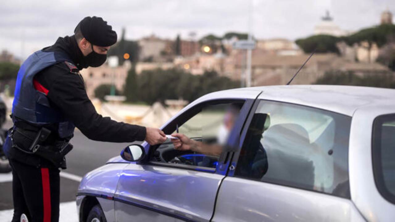 Zona arancione, cosa si può fare: divieti, spostamenti ...