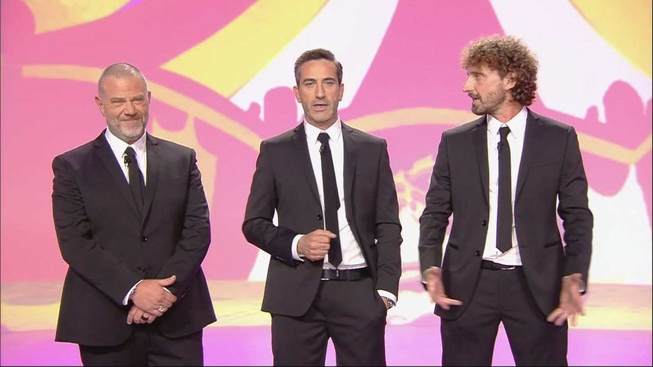 Le Iene Stasera A Che Ora 2022