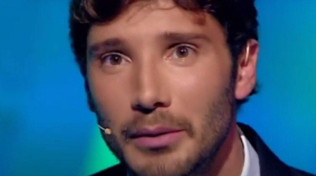 Stefano De Martino C'è Posta Per Te