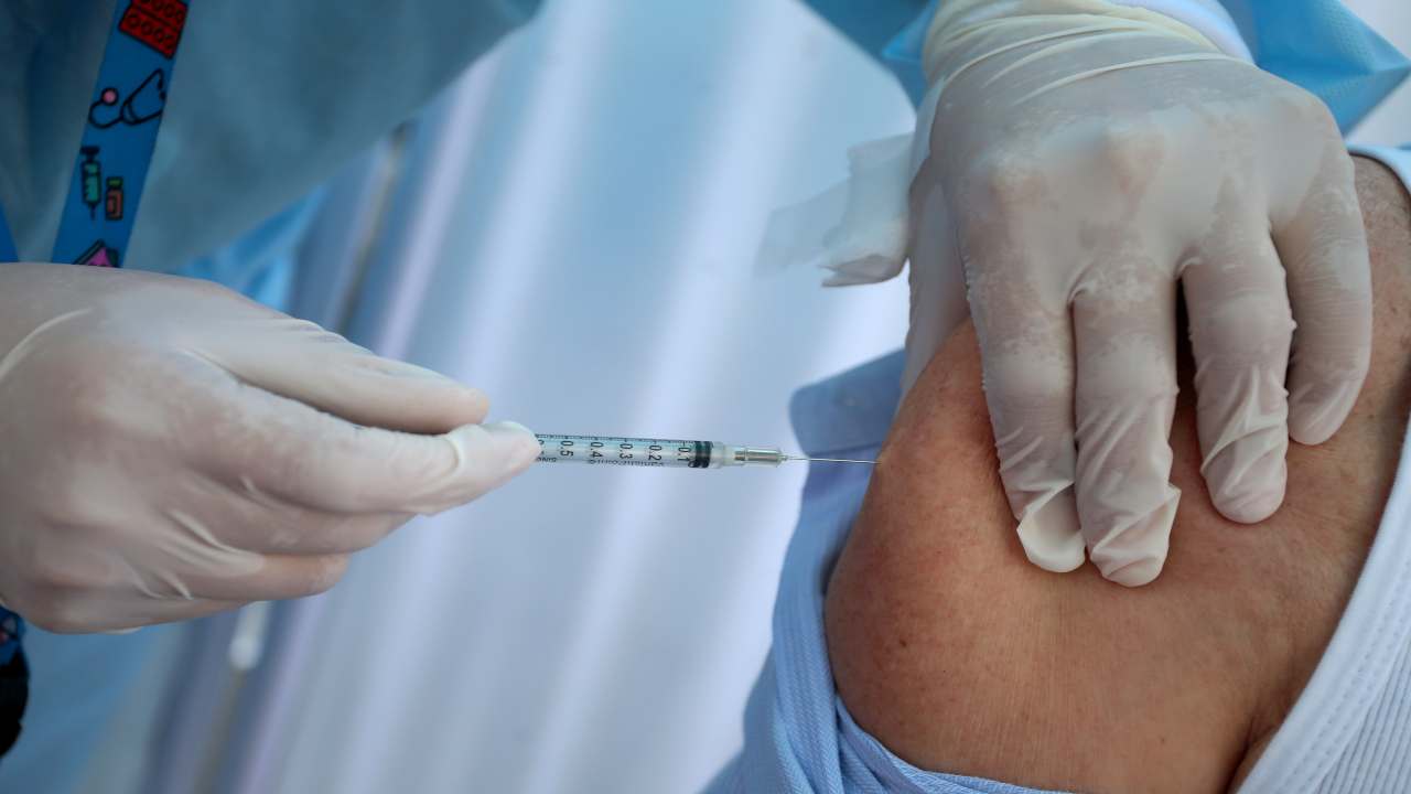 vaccino Covid Gran Bretagna calo contagi