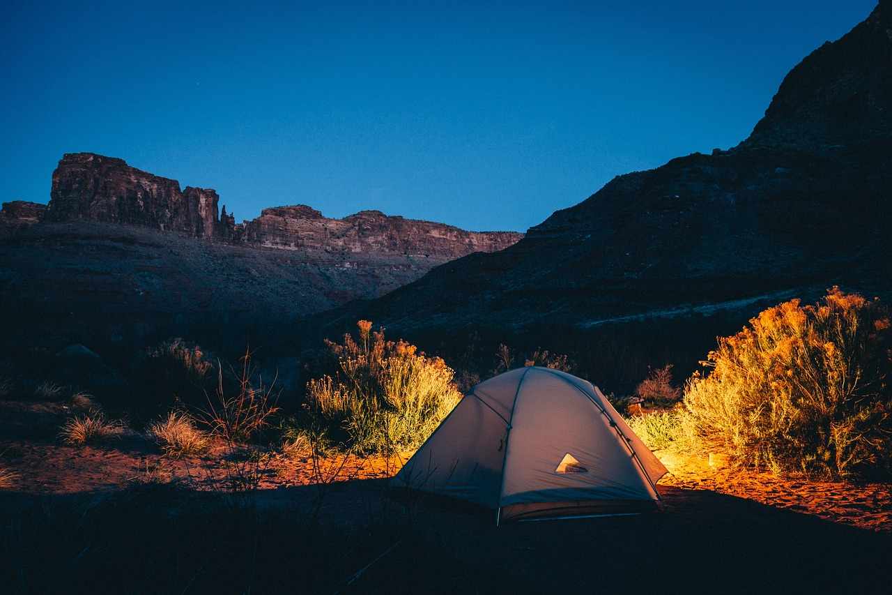 Migliorare la qualità del sonno andando in campeggio