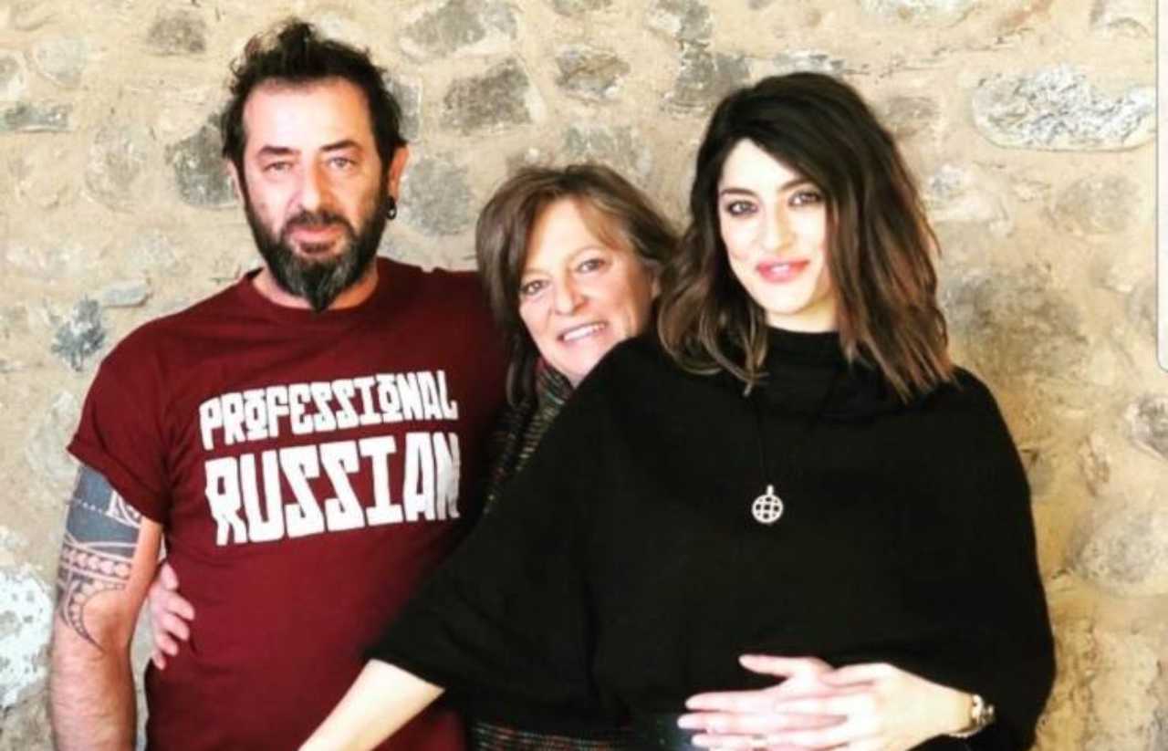 Elisa Isoardi Chi E Il Padre Assente Nell Infanzia Il Rapporto Ritrovato Dopo