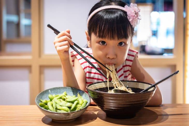 Nell'educazione giapponese tirare su la zuppa è buon segno giappone zuppa