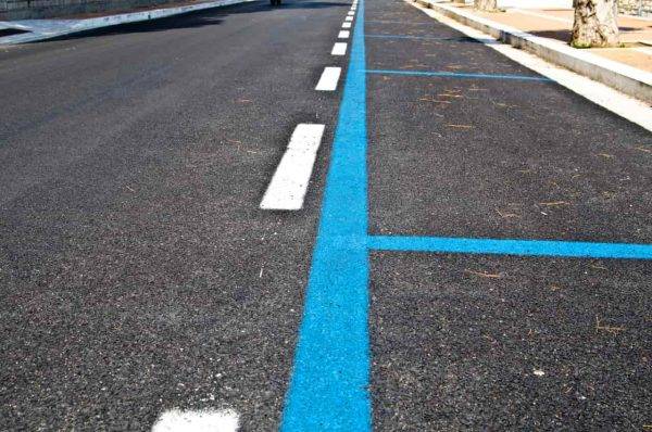 parcheggio strisce blu