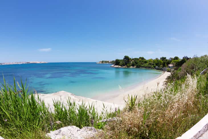 spiaggia nei dintorni di Augusta in Sicilia