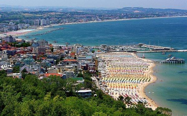 Apertura stabilimenti in Emilia Romagna Riapertura stabilimenti balneari 2021 in Emilia Romagna