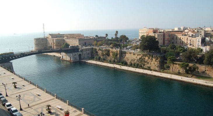 Taranto Riccardo Guarnieri Riccardo Guarnieri viene da Taranto