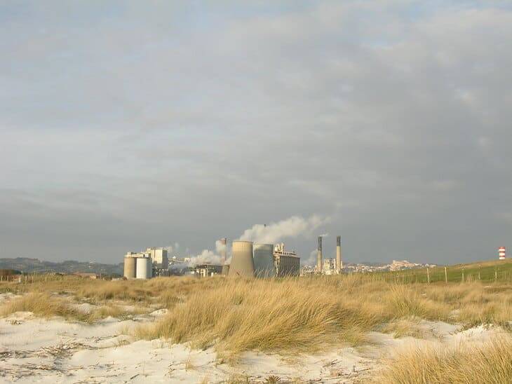 La spiaggia di Rosignano e la fabbrica della Solvay