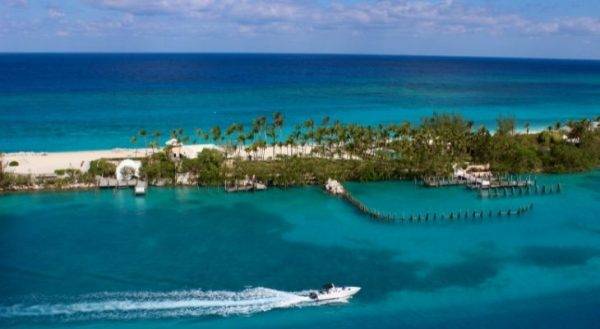 Lavorare alle Bahamas per 10.000 euro